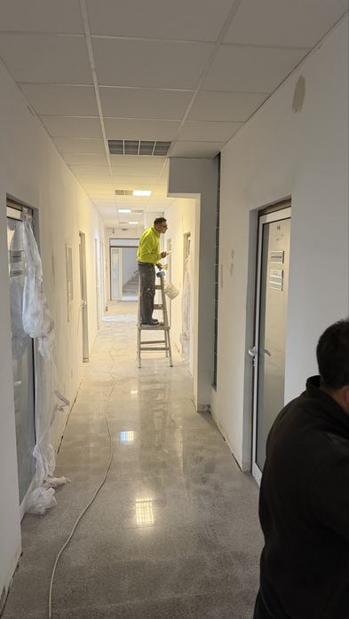 Renovari scari de bloc, Spatii birouri, spatii industriale. Zugraveli