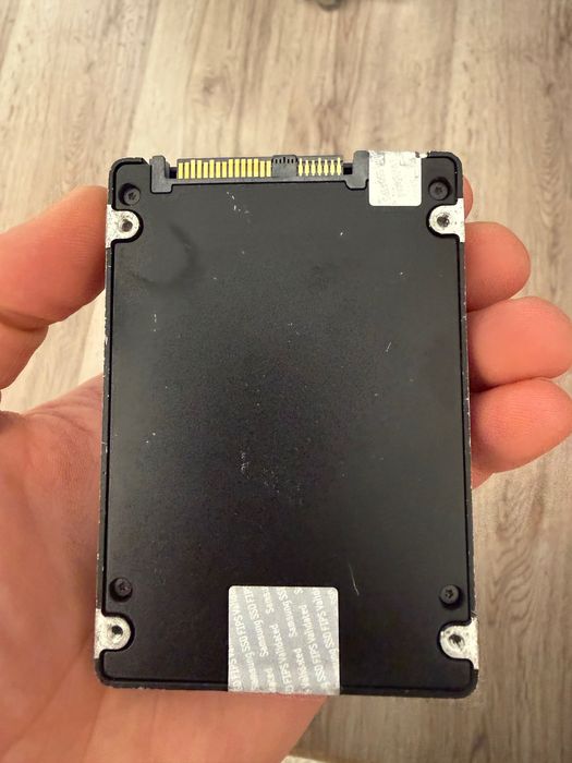 Ssd Samsung Hp Enterprise PM1643
1.92TB SAS 12 Gbps