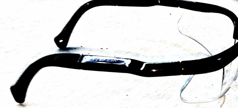 Продаю новые защитные очки