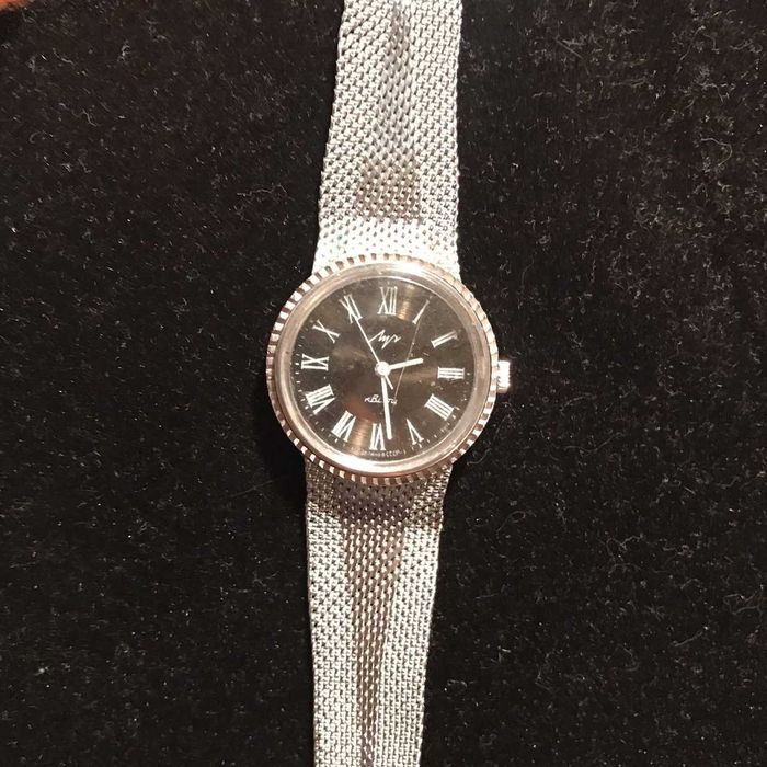 Продаются наручные часы времён СССР