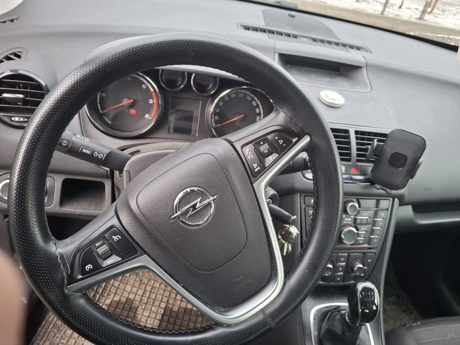 Vând Opel Meriva B 2011