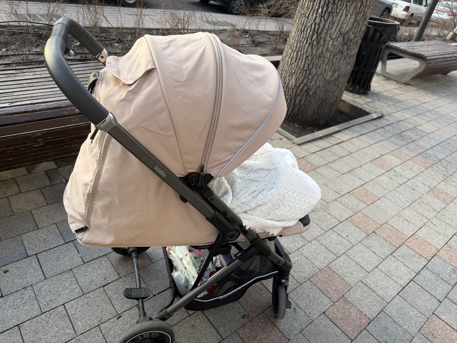 Коляска качественная