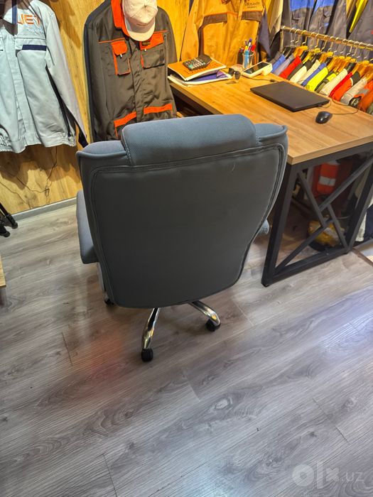 Ofis uchun kreslo