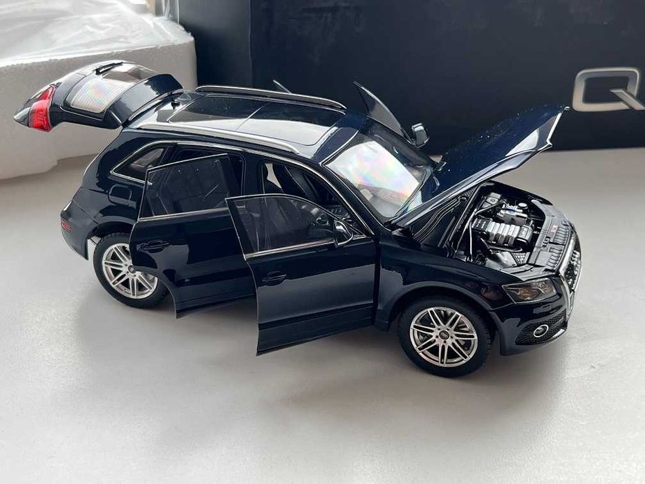 1:18 Audi Q5 2010 Blue.