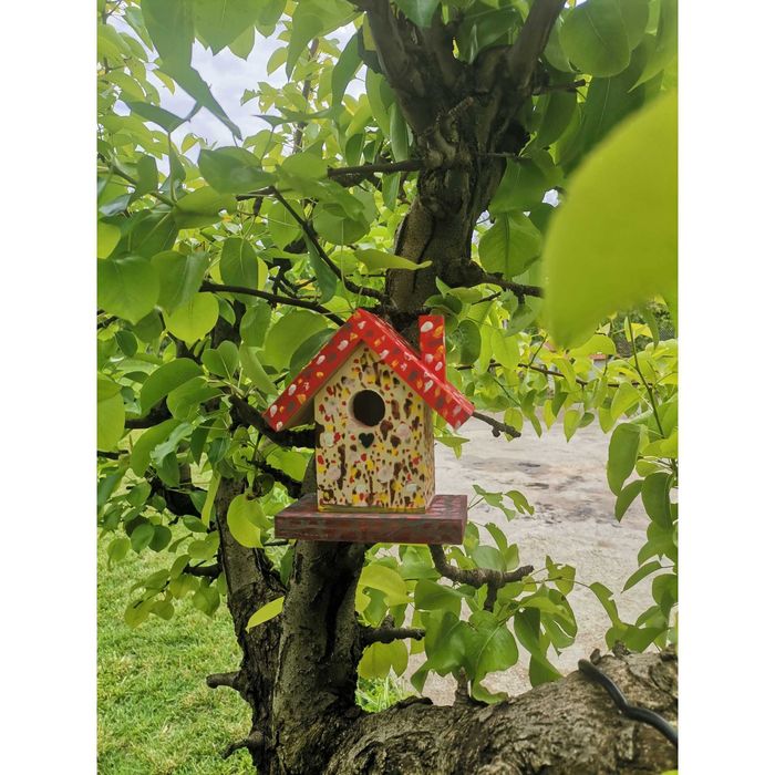 Декоративната къща за оцветяване, къщичка за птици - декоративна