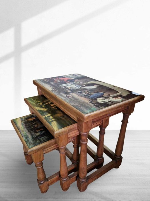 Тройка помощни маси тип зигон с живописни сцени