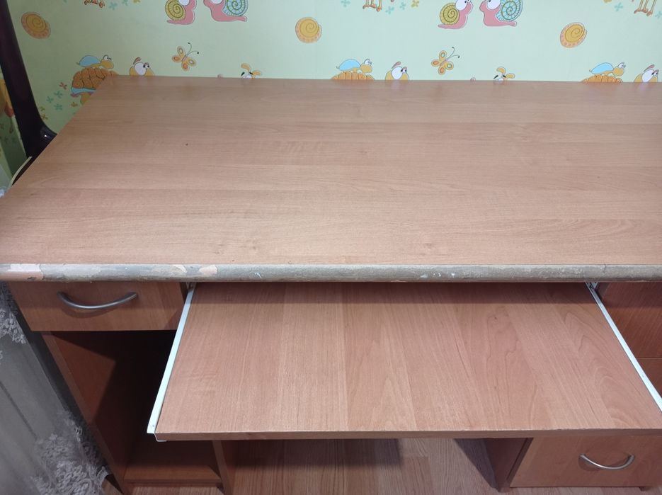 Продам письменный стол