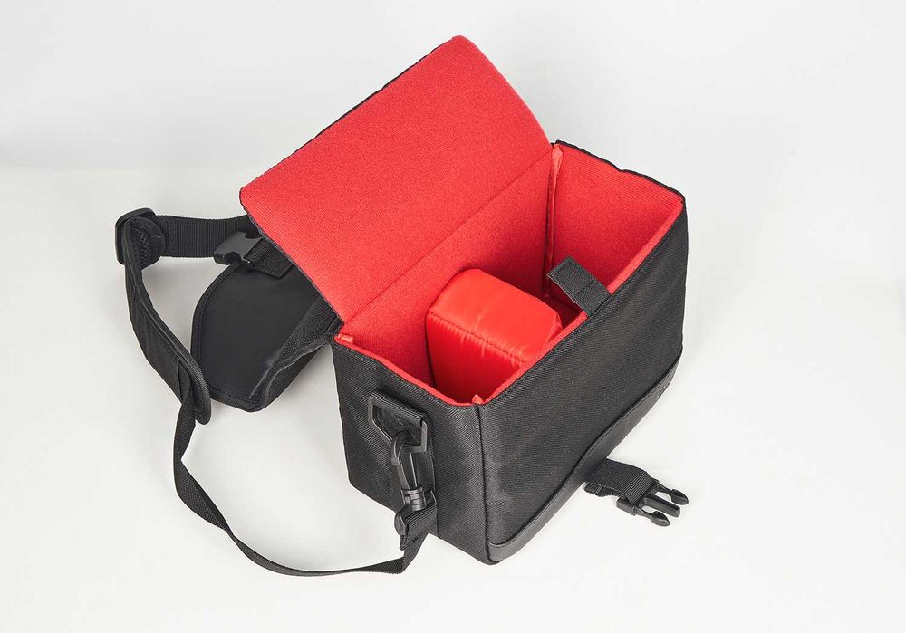 Aparat foto Canon EOS 4000D cu Obiectiv 18-55mm NEFOLOSIT