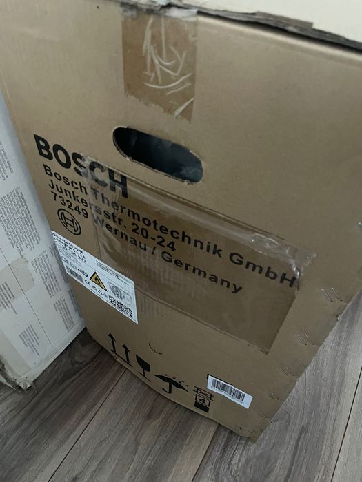 Climă/ Aer condiționat BOSCH Climate6000i cu două unități 1x 12.000 BTU și 1x 9.000 BTU.