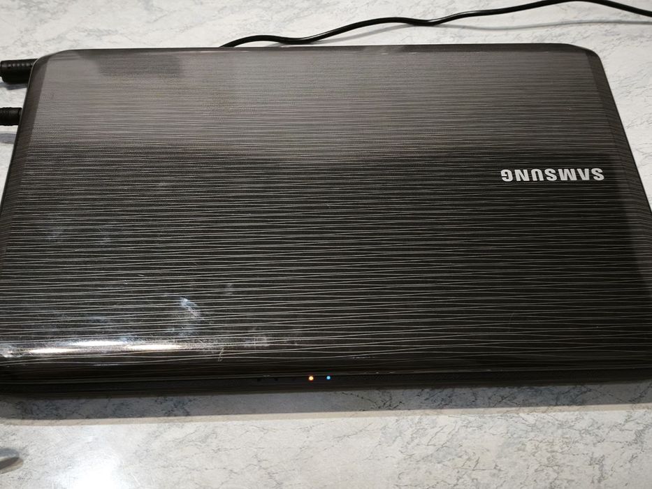Samsung R 525 ноутбук