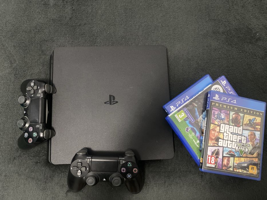 •PS4 SLIM 500GB.