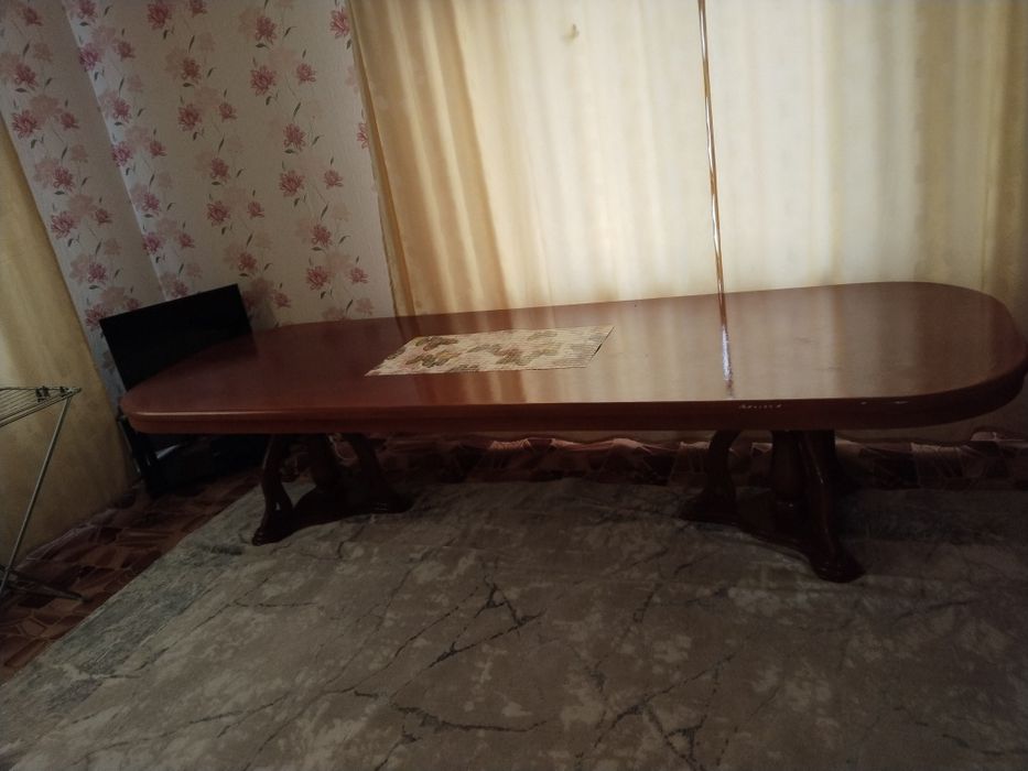Продам большой стол