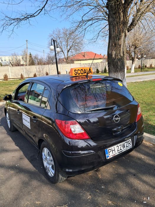 Instructor auto Scoala de șoferi Câmpina Prahova