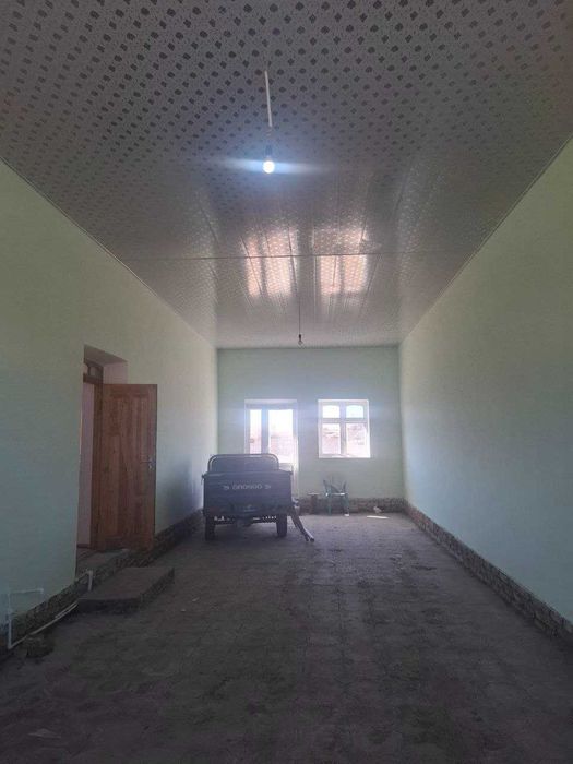 Uy sotiladi 1200 kv/m  hovli joy