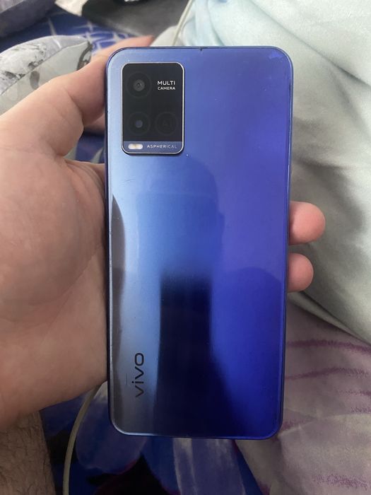 Продам смартфон Vivo Y21