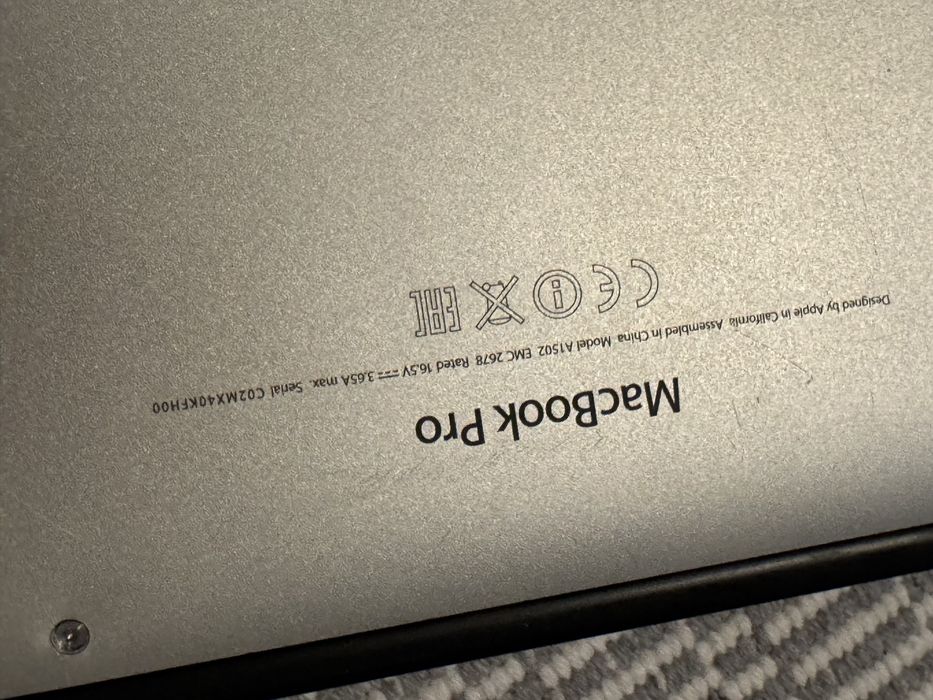 Macbook pro retina 2013 cu bateria defecta