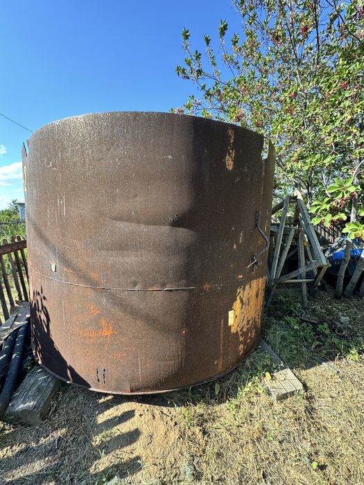 Продам на металлом