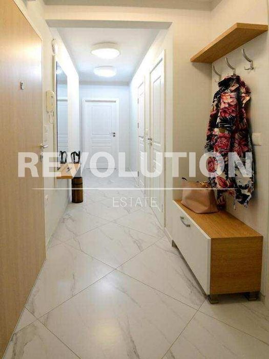 Дава се под наем Четиристаен апартамент в Варна, Център - 100 кв.м за 1500 € - Снимка #6