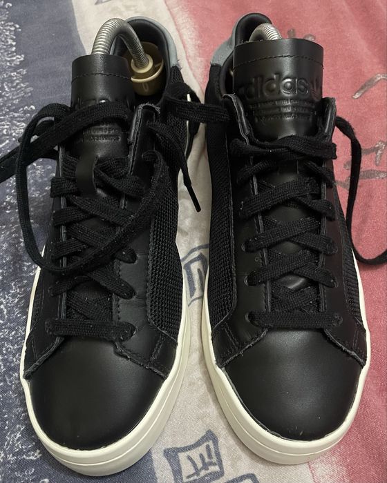 Adidas court vantage