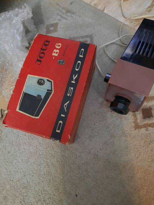 diafilme cu povesti romanesti și aparat proiectare la 130 lei