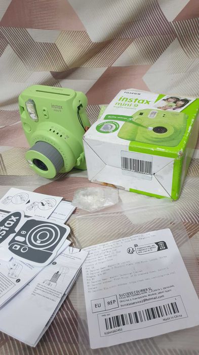 Фотоапарат за моментни снимки FUJIFILM INSTANT mini 9