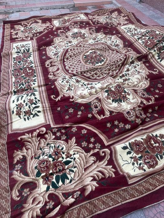 4×5 metrli katta gilam sotiladi