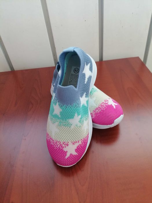 Детски спортни обувки