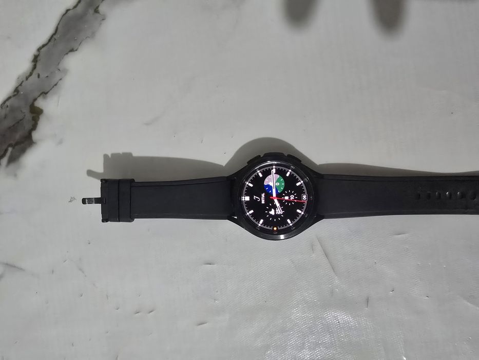 Продам Смарт-часы Samsung Galaxy Watch  черный