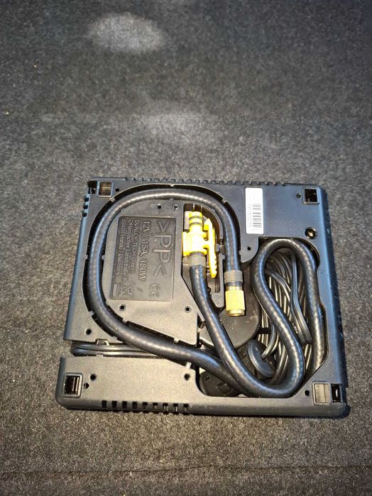 Compresor aer umflat unflat roata pana  mercedes puternic 180w 15A nou