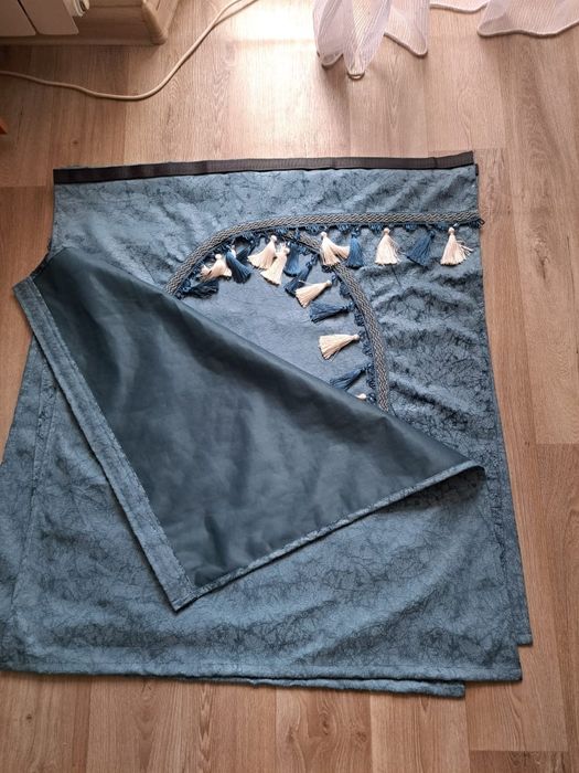 Продам шторки в салон