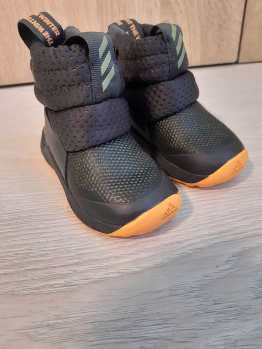 Ghete ADIDAS inblanite copii marimea 21