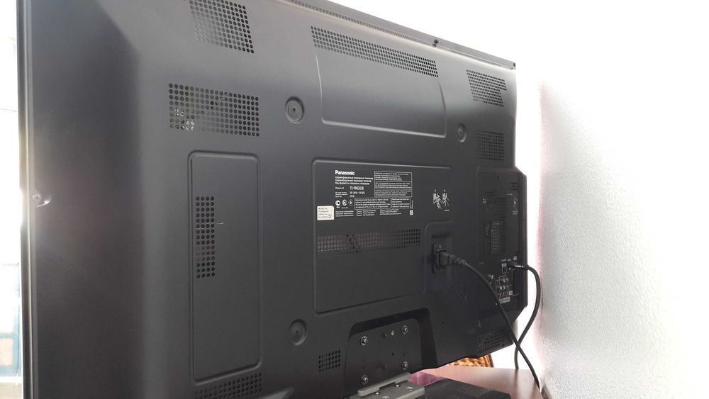 Panasonik TX-PR42U30