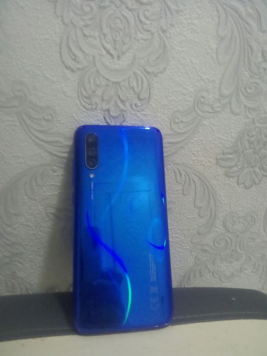 Телефон продам Xiaomi mi 9 lite 64 Гб