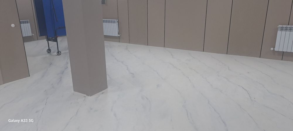 Мраморный пол под бетон