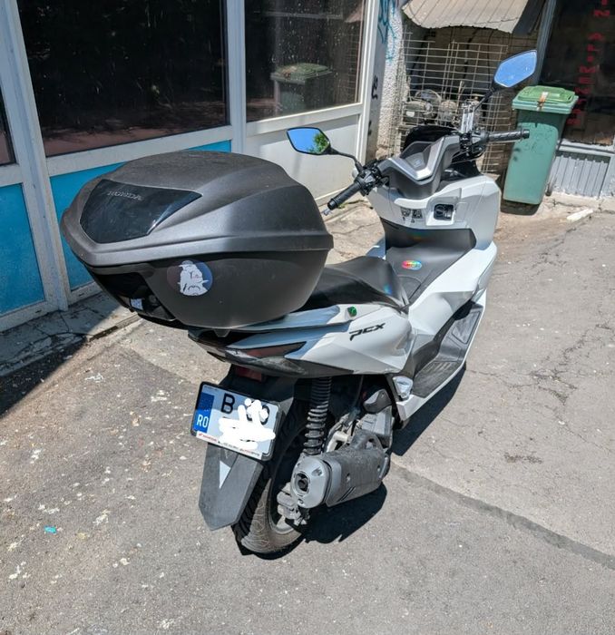 Vând Honda PCX 19.000 lei aproape nou