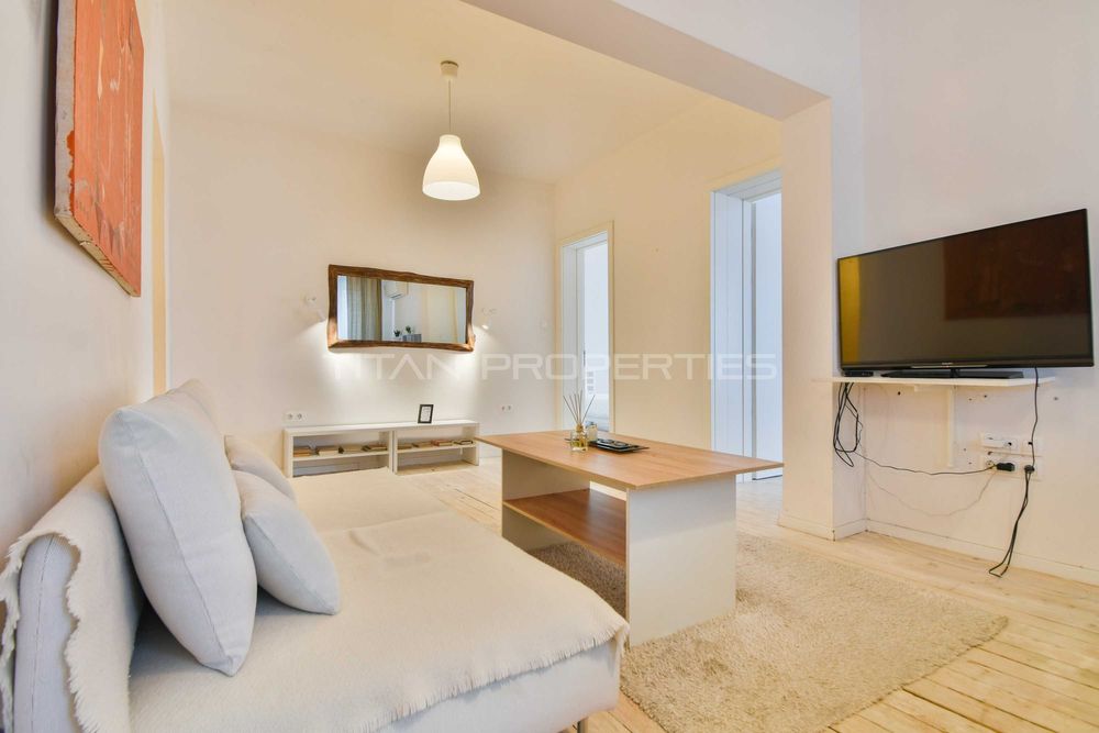 Продава се Тристаен апартамент в София, Център - 86 кв.м за 4652 €/кв.м - Снимка #2