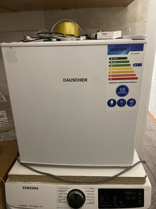 Продам мин холодильник