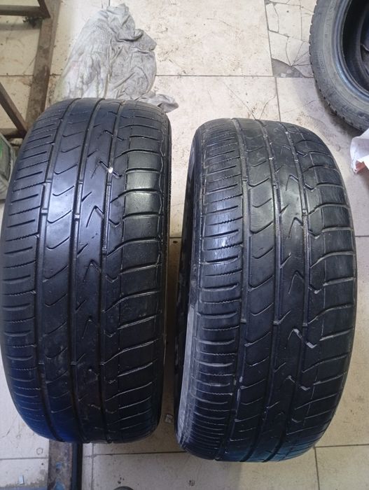 Продам две покрышки 225/50 r18.