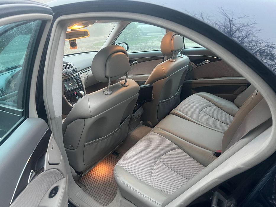 Mercedes-Benz E-Class 240