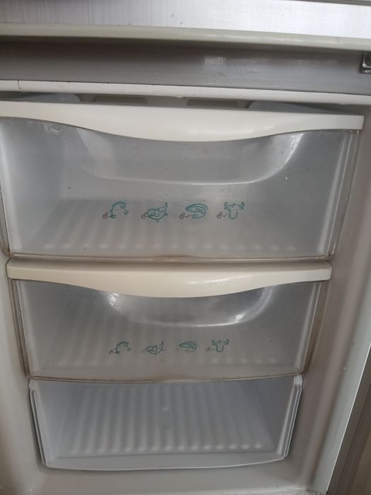 Холодильник SAMSUNG