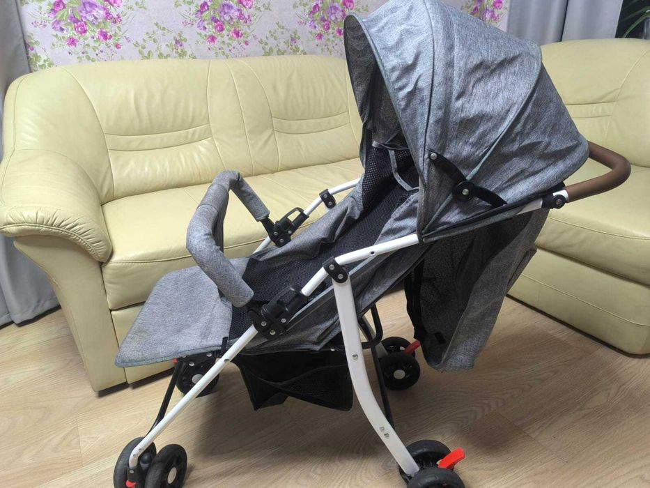 Коляска прогулочная