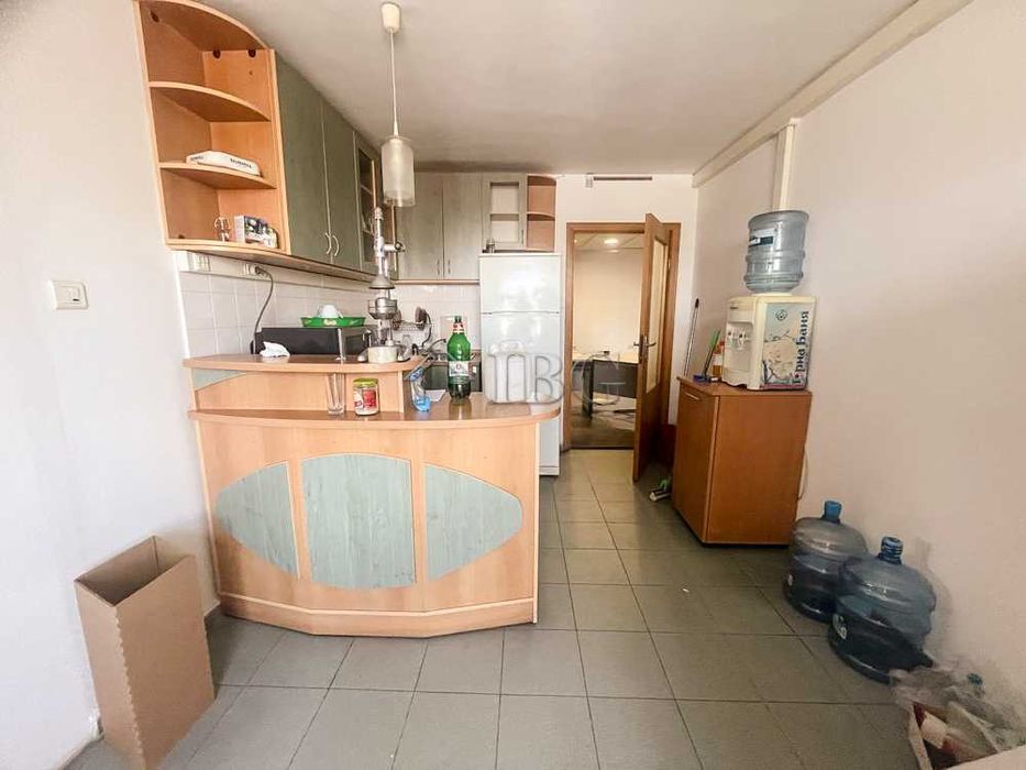 Дава се под наем Офис в Русе, Център - 220 кв.м за 850 € - Снимка #4