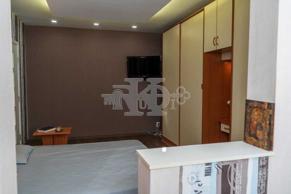 Продава се Четиристаен апартамент в Добрич, Христо Ботев - 98 кв.м за 1103 €/кв.м - Снимка #8