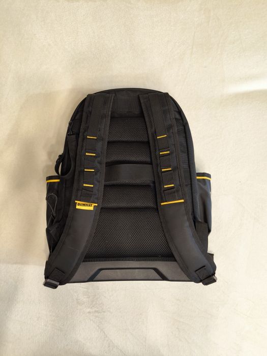 Рюкзак DeWALT  DWST60102-1 + молоток