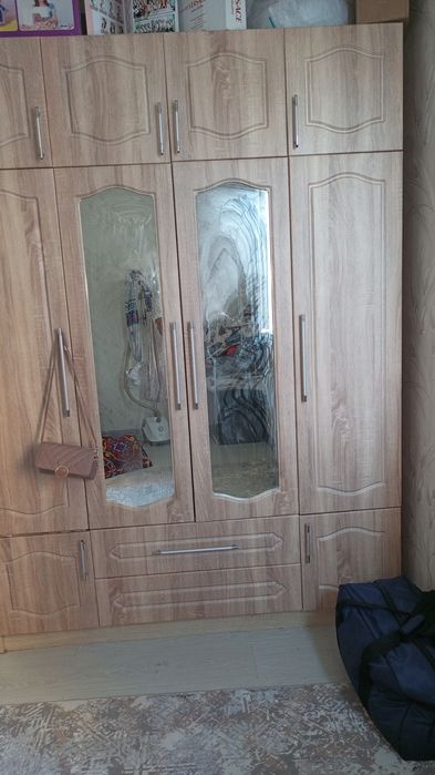 Продам шкаф бежевый цвет