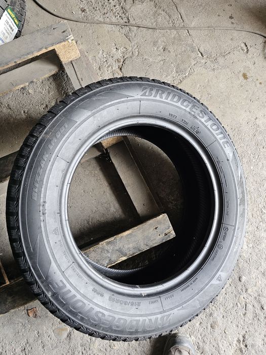 2 anvelope iarna 215 60 16 Bridgestone