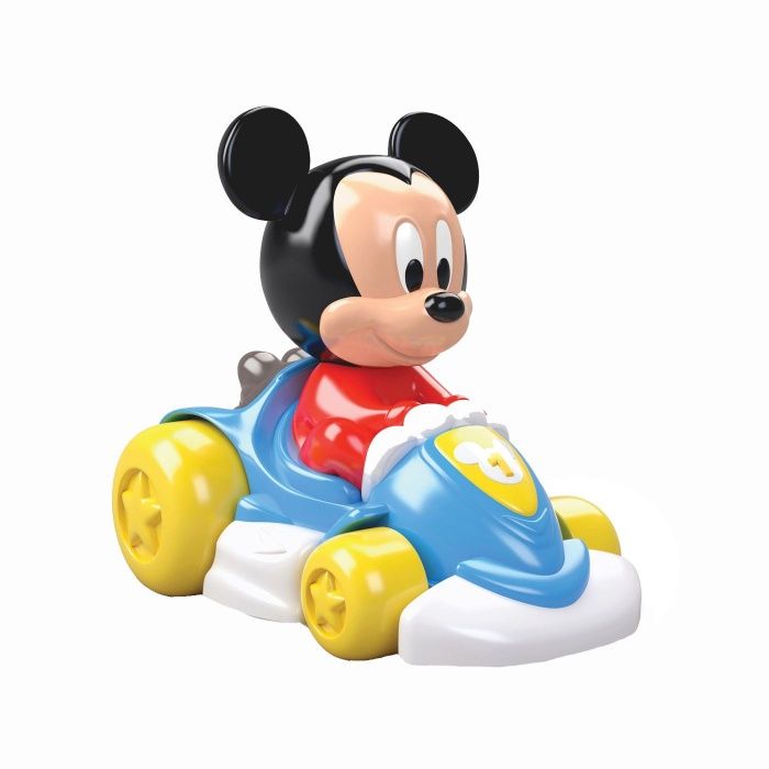 Baby Mickey cu masina lui de curse