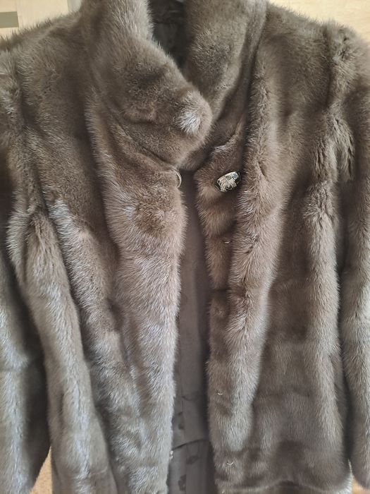 Продам шубу в отличном состоянии.