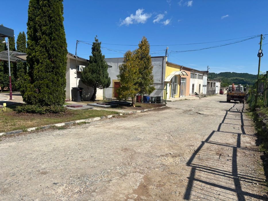 Дава се под наем Магазин в Вършец - 30 кв.м за 255 € - Снимка #2