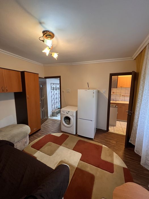 Vand apartament cu 2 camere
